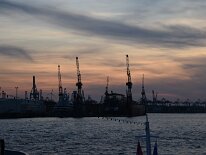 Hamburger Hafen bei Nacht